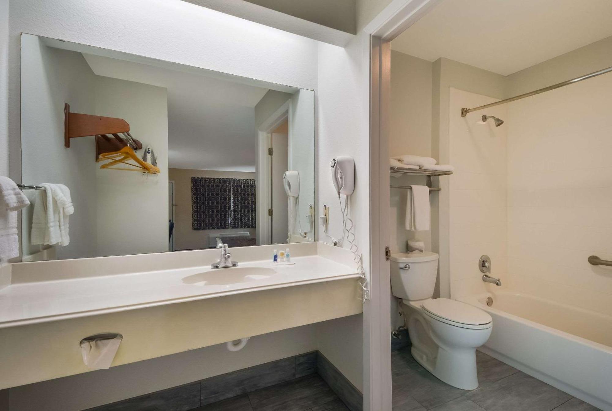 Rodeway Inn & Suites Corpus Christi Esterno foto