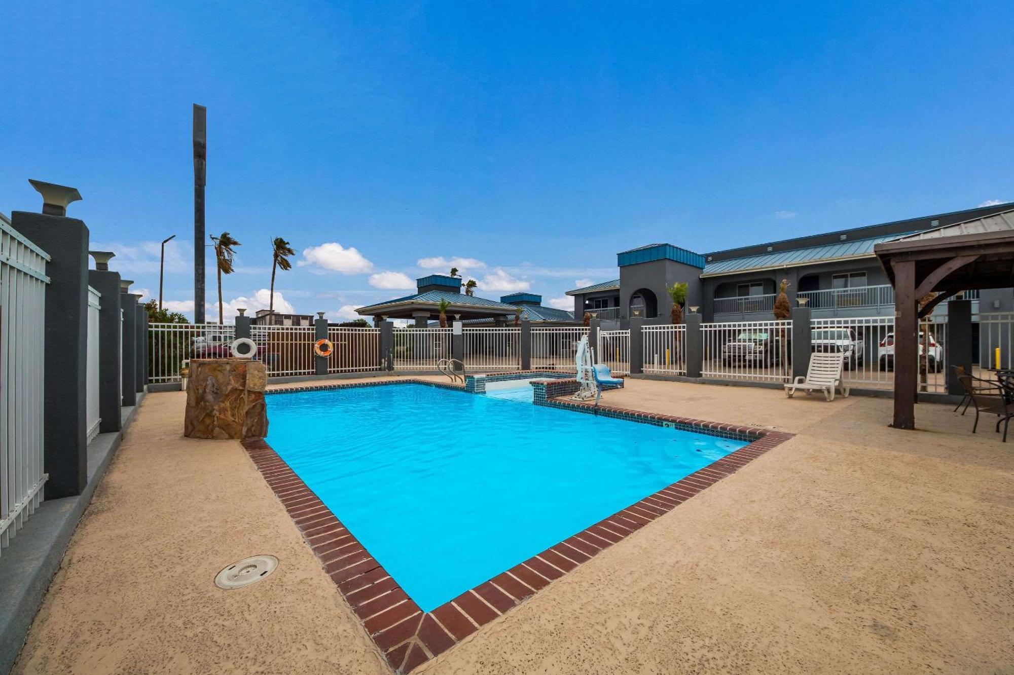 Rodeway Inn & Suites Corpus Christi Esterno foto